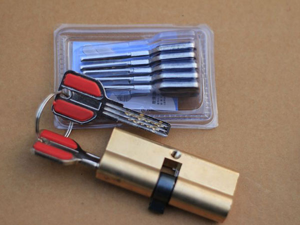 尼勒克24小时上门开锁公司